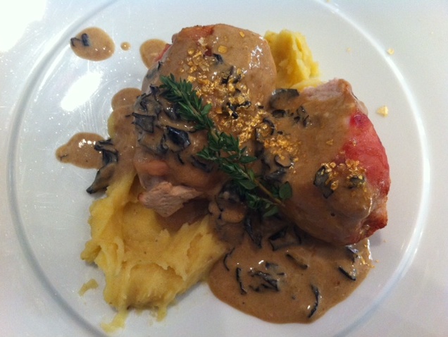 Plaerdemavida Lomo Relleno de Tomillo con Salsa de Setas